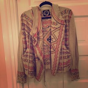 Tribal pattern beige hoodie with pockets